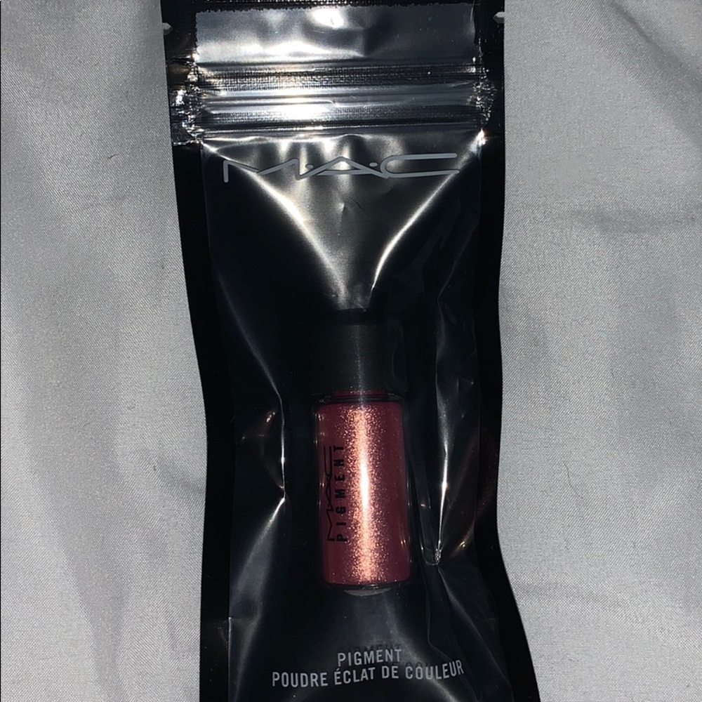 MAC pigment